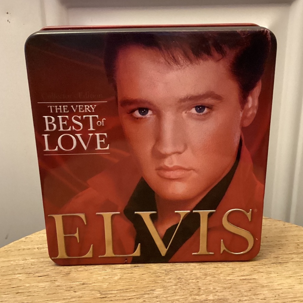 Elvis Presley  - Collectors Edition Tin - The Very Best of Love